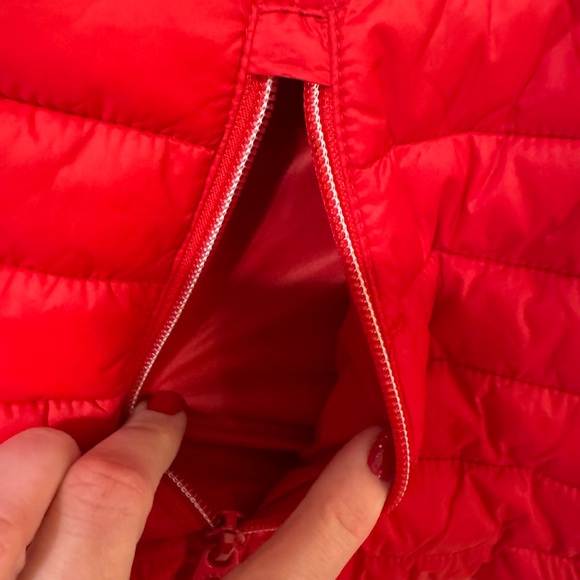 ✨NWOT Ladies Size 12 Joules Puffer Vest Red Full Zip Right as Rain Collection ✨ - Picture 6 of 10